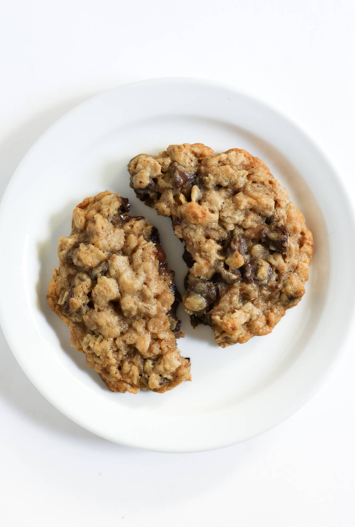 Gluten-Free Vegan Oatmeal Chocolate Chip Cookies: The Ultimate Chewy Treat